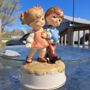 BERMAN & ANDERSON MUSICAL FIGURINE JAPAN WHAT THE WORLD NEEDS NOW BURT BACHARACH